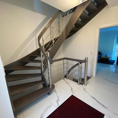 Neubau Luxusanlage Gesamte Haus Prázdninový dům